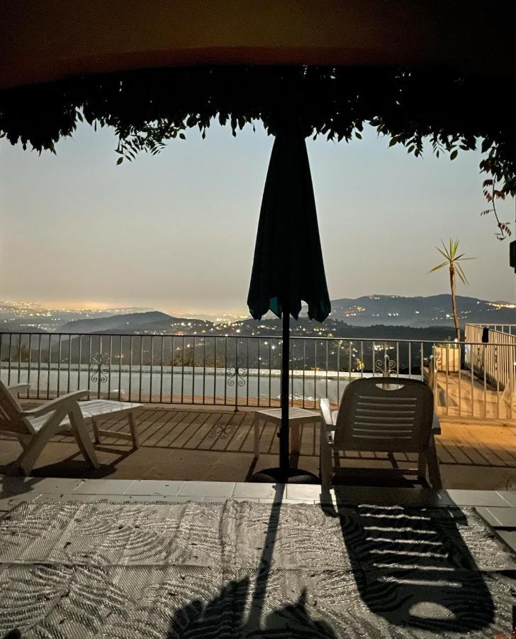 Les Volets Bleus Hotel Spéracèdes Exterior foto