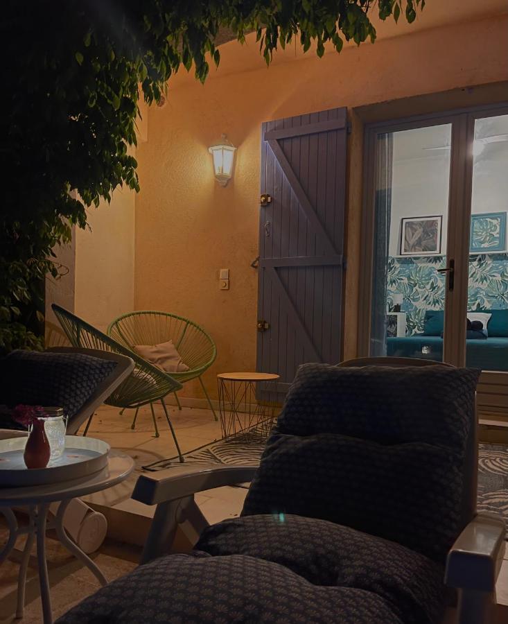 Les Volets Bleus Hotel Spéracèdes Exterior foto